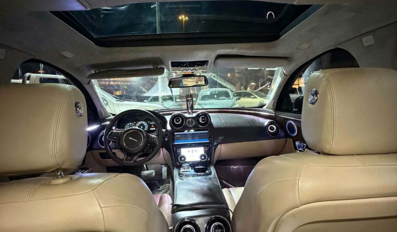 
								سيارة Jaguar XJ  بالرياض full									